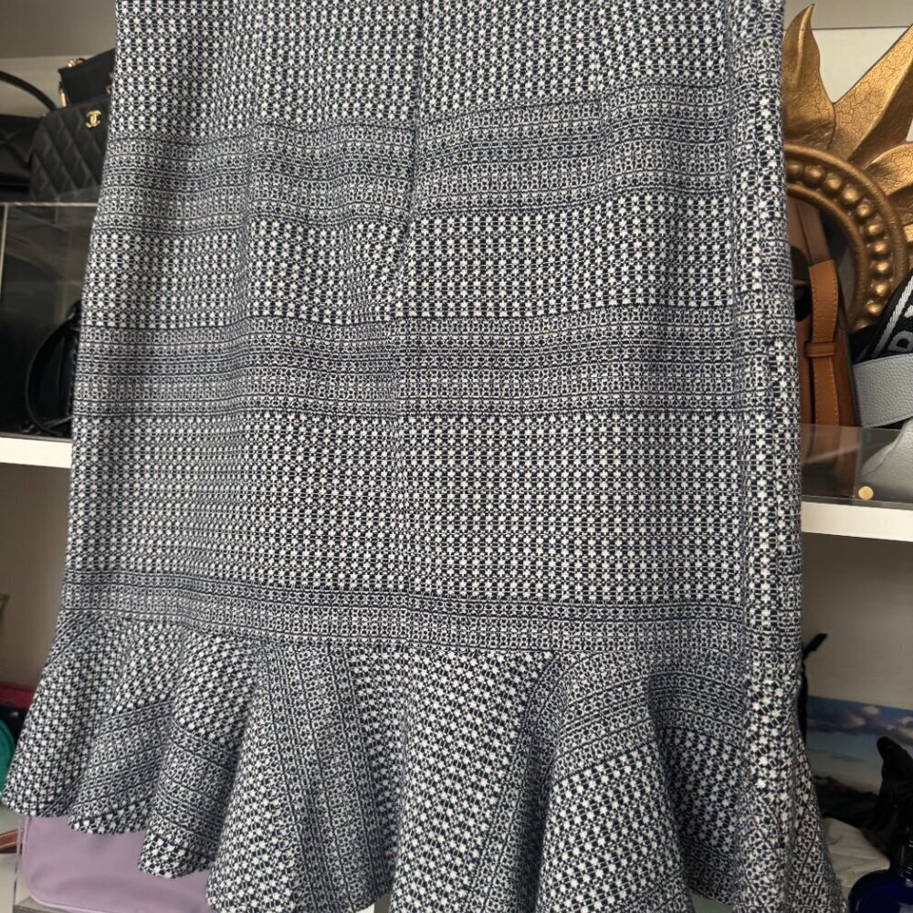 Banana Republic Flounce Hem Tweed Skirt - Size 12 - Picture 2 of 3